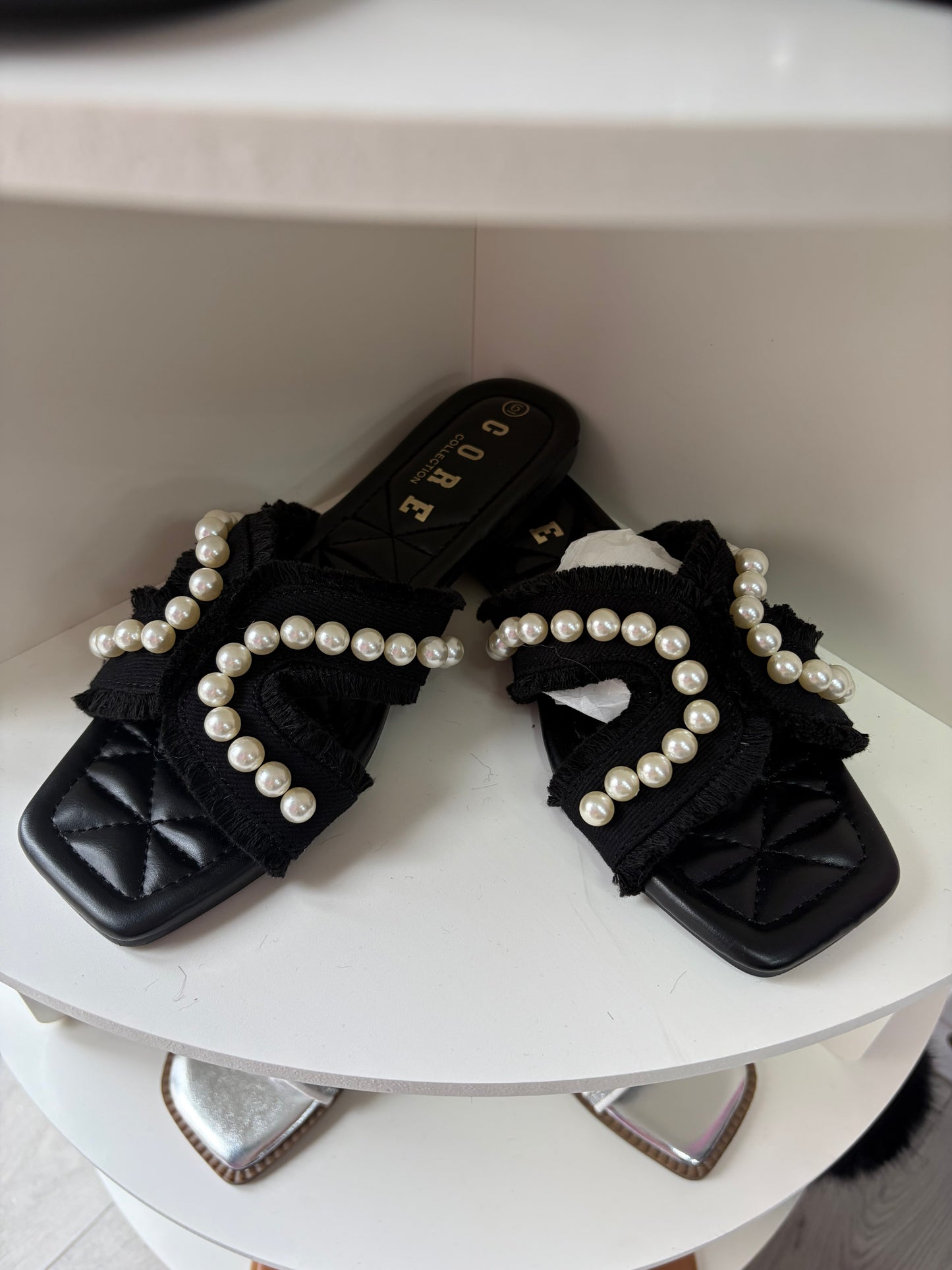 Pearl sliders