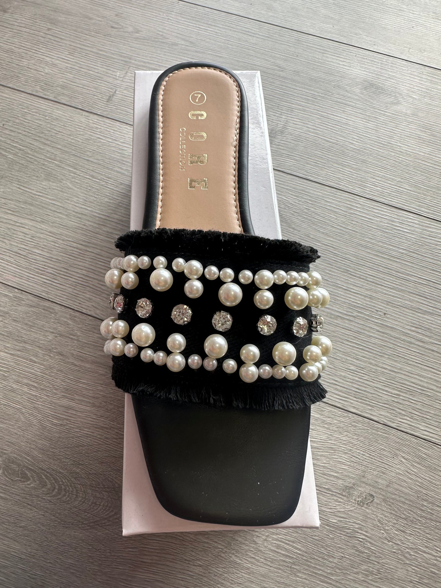 Pearl and diamanté sliders
