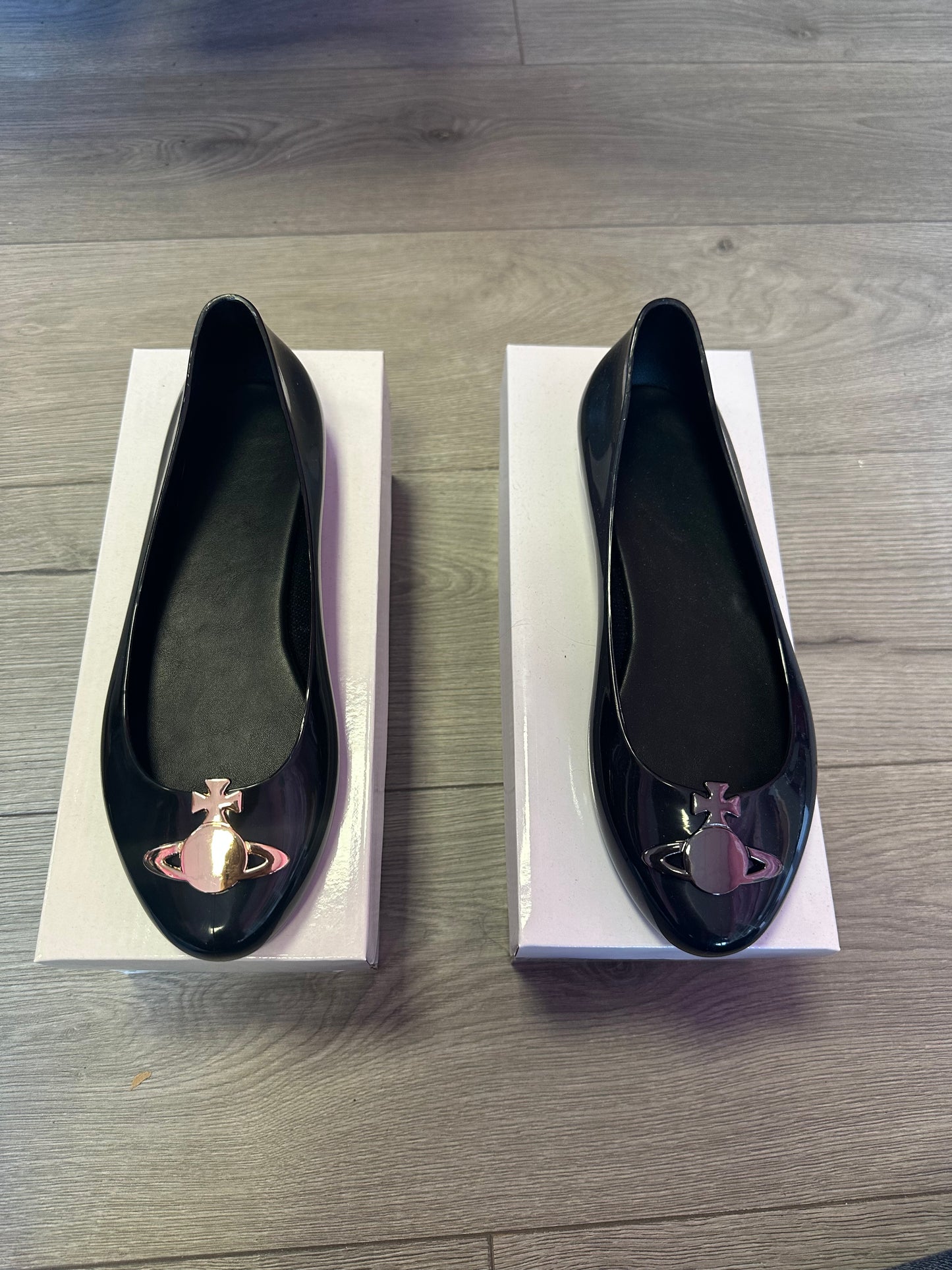 Orb shoes