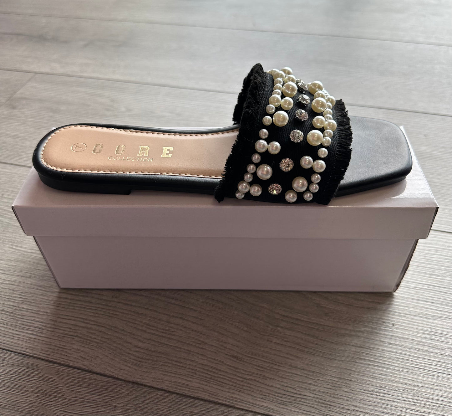 Pearl and diamanté sliders