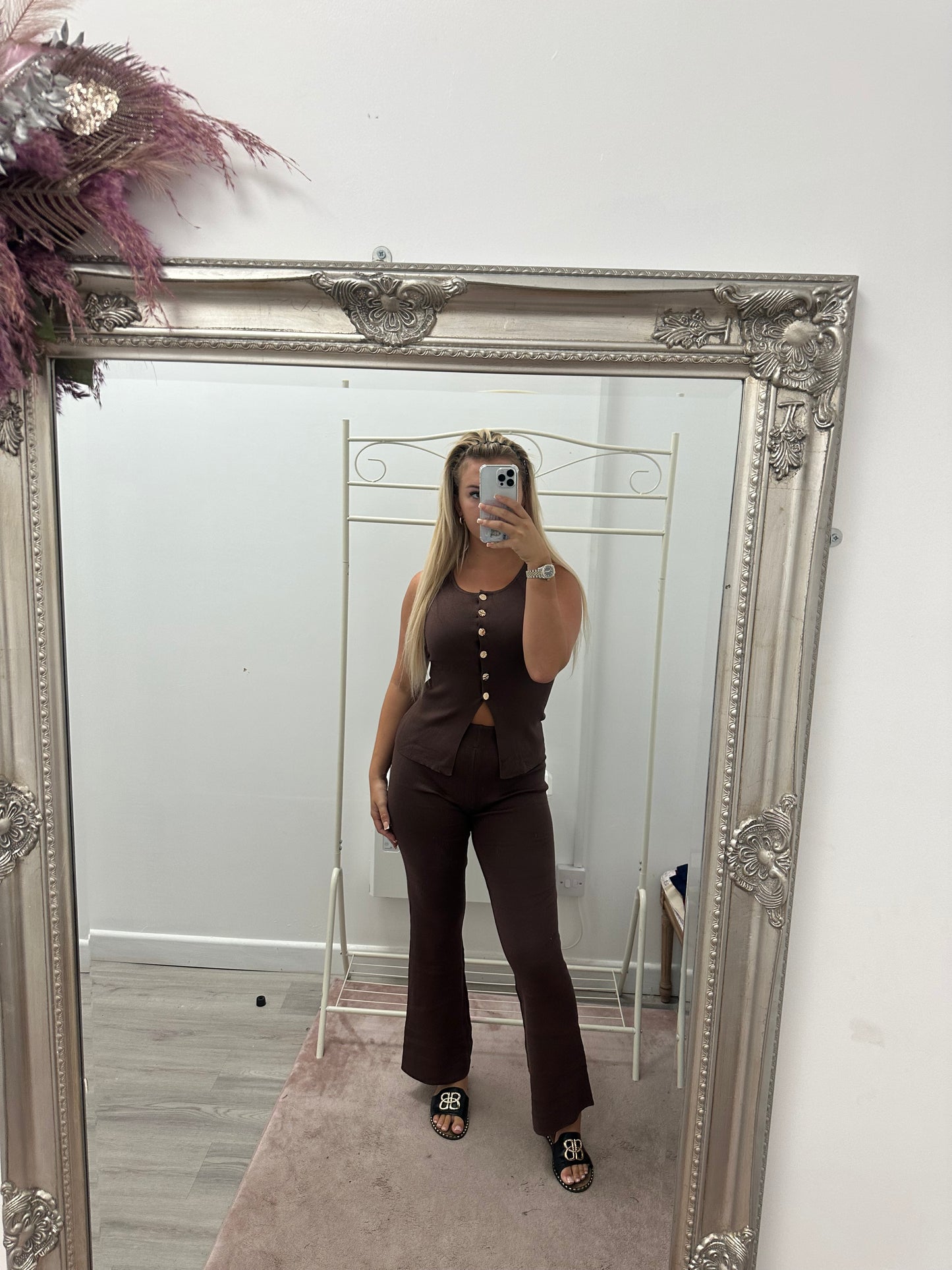Knitted gold button sets
