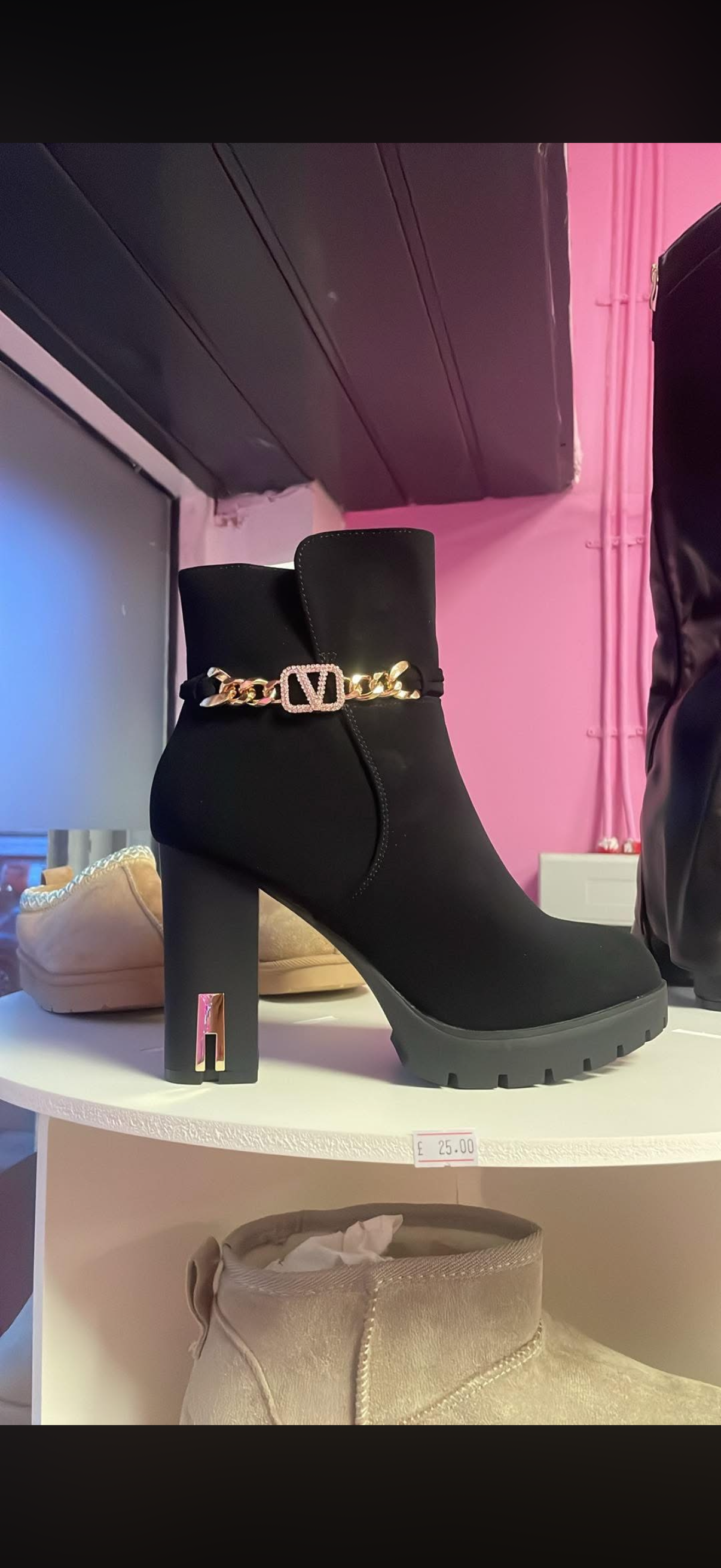 Heeled boots