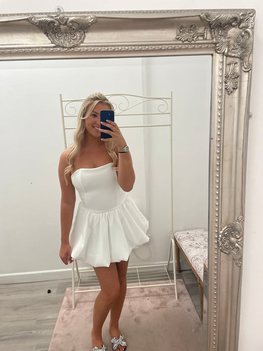 Balloon crisscross dress