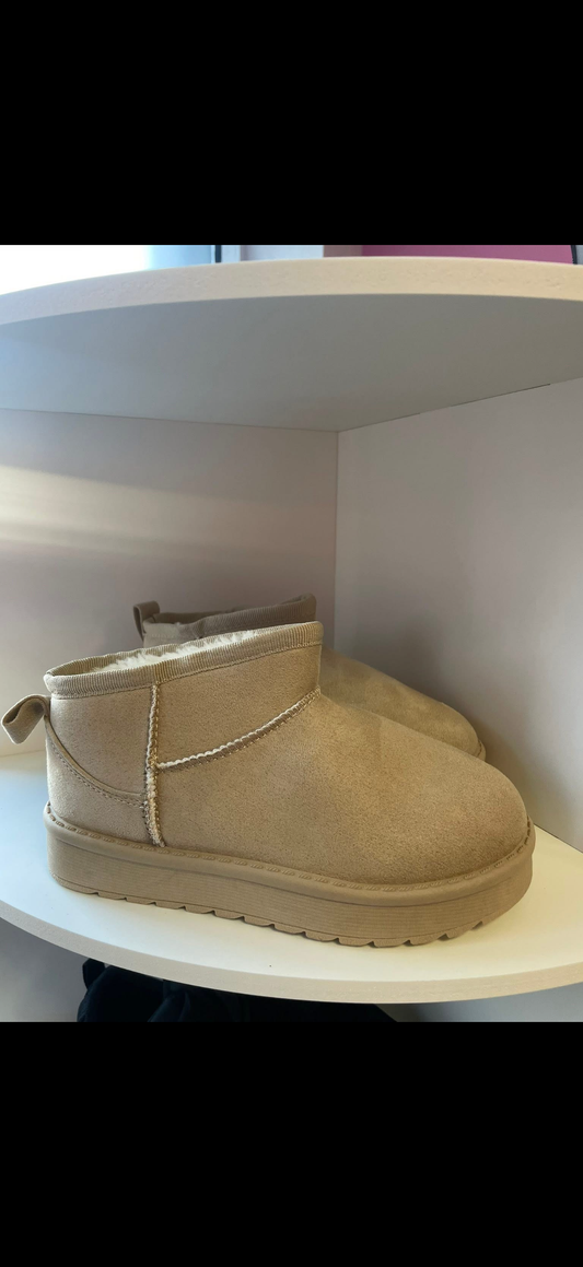 Kids fur boots