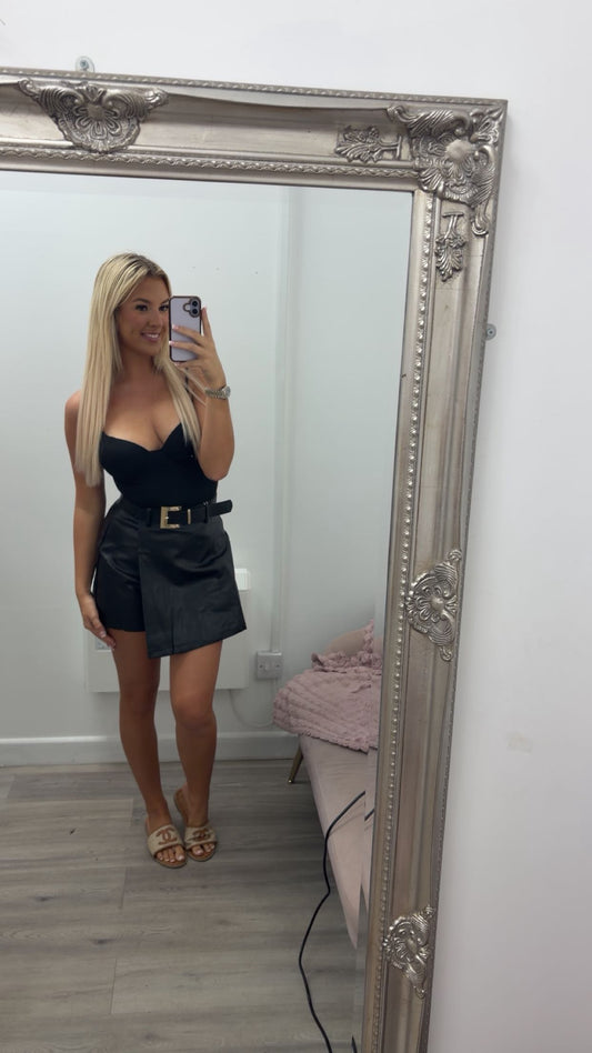 Belted leather skorts