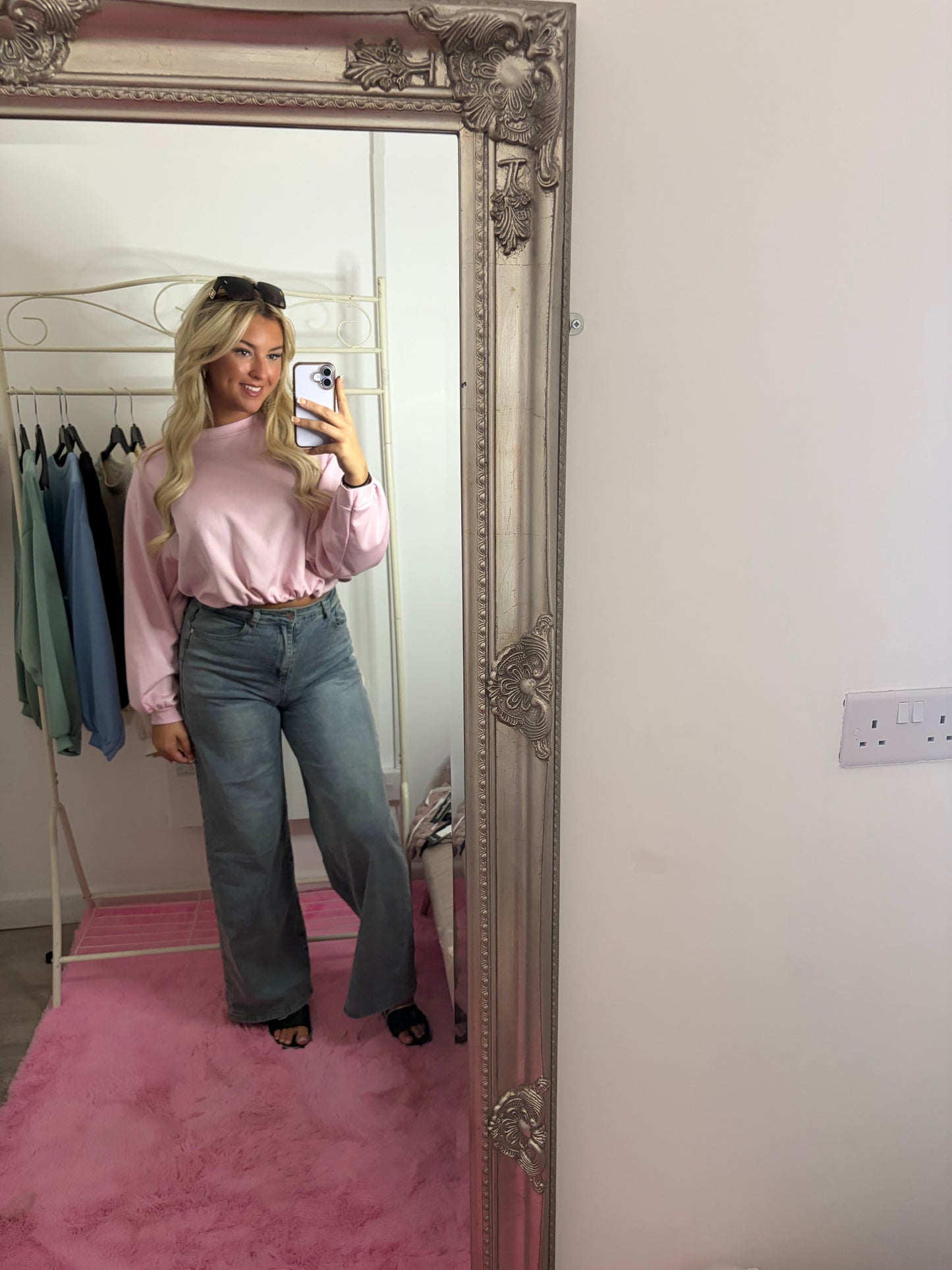 Elasticated tucked jumpers