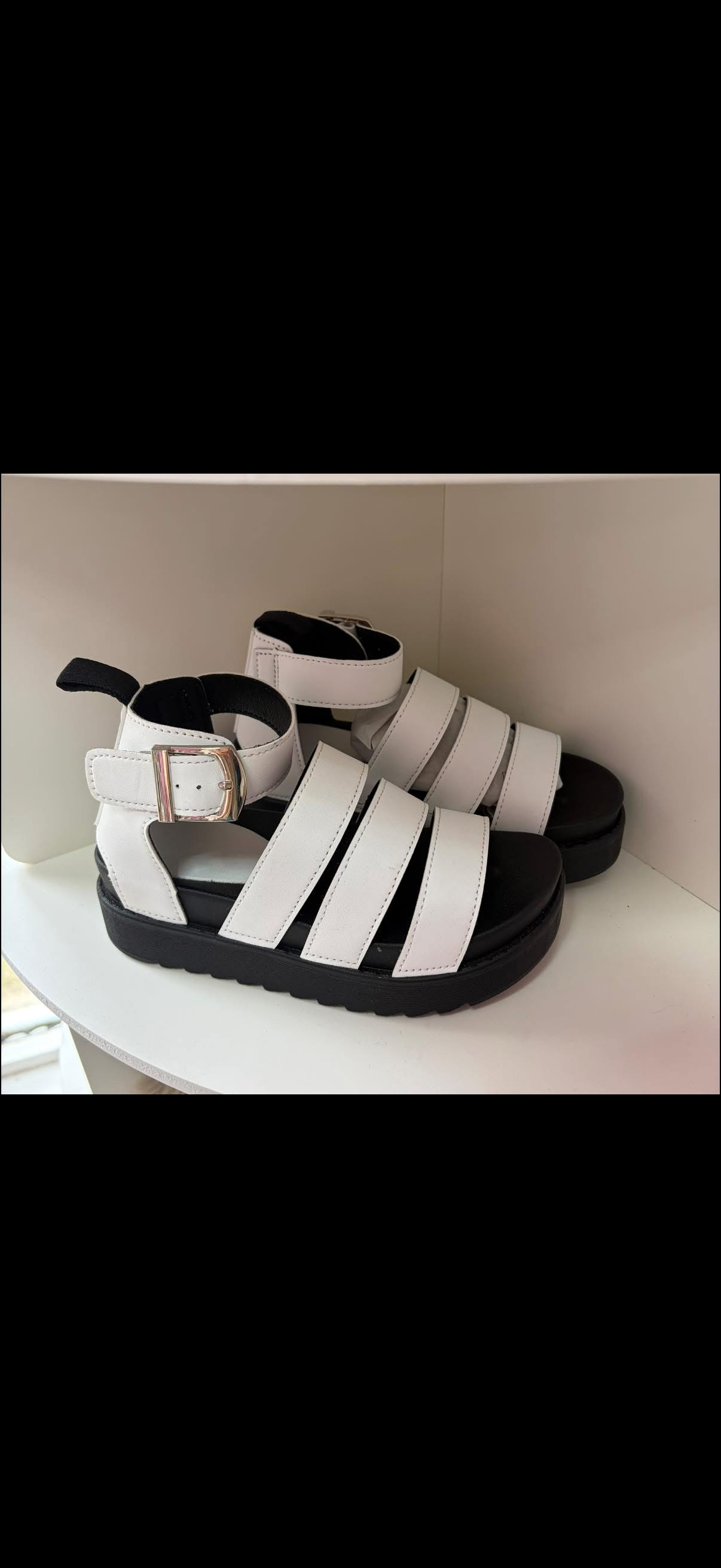 Kids sandals